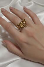 Beautiful Gold Ribbon Bow Ring - Image 5