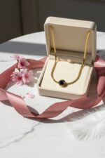 Roman herringbone necklace