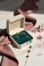 Elegant 18K Gold Plated Stainless Steel Green Malachite-Style Clover Bracelet