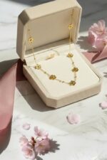 Dainty Floral Station Necklace Daisy Chain
