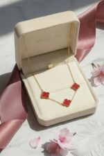 Red Clover Station Neclace