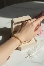 Bold Attractive Link Chain Bracelet - Image 2