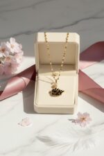 Elegant Black Swan Pendant Necklace