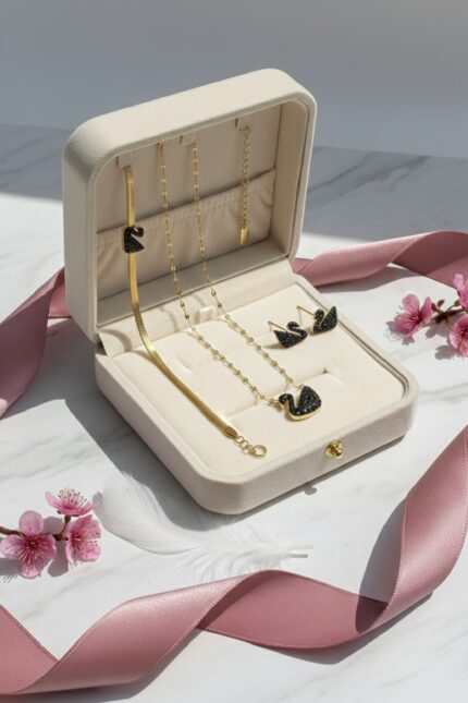 The Elegant Black Swan Jewelry Set –